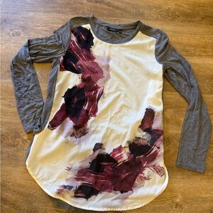 Apt. 9 White Long Sleeve Raglan Top with Gray Sleeves and Burgundy Brushprint